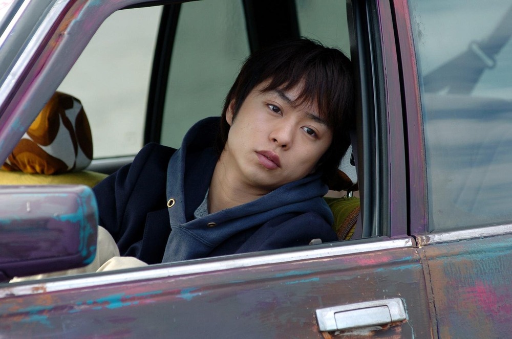 fashionpressnet's tweet photo. 【全国で追加上映決定】櫻井翔主演映画『ハチミツとクローバー』蒼井優ら“全員片思い”の青春群像劇

嵐「アオゾラペダル」＆スピッツ「魔法のコトバ」など名曲とともに再びスクリーンに！ - https://t.co/SEJHebGQA4 https://t.co/WYXIY8qr02
