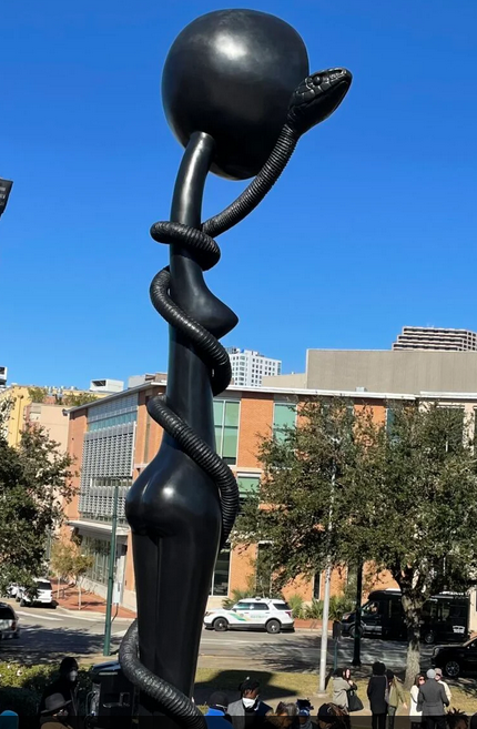 ChoochSkookum's tweet photo. They replaced the statue of Robert E. Lee, removed in 2020 in New Orleans, with some weird demonic stuff. https://t.co/2loOeFCuTg