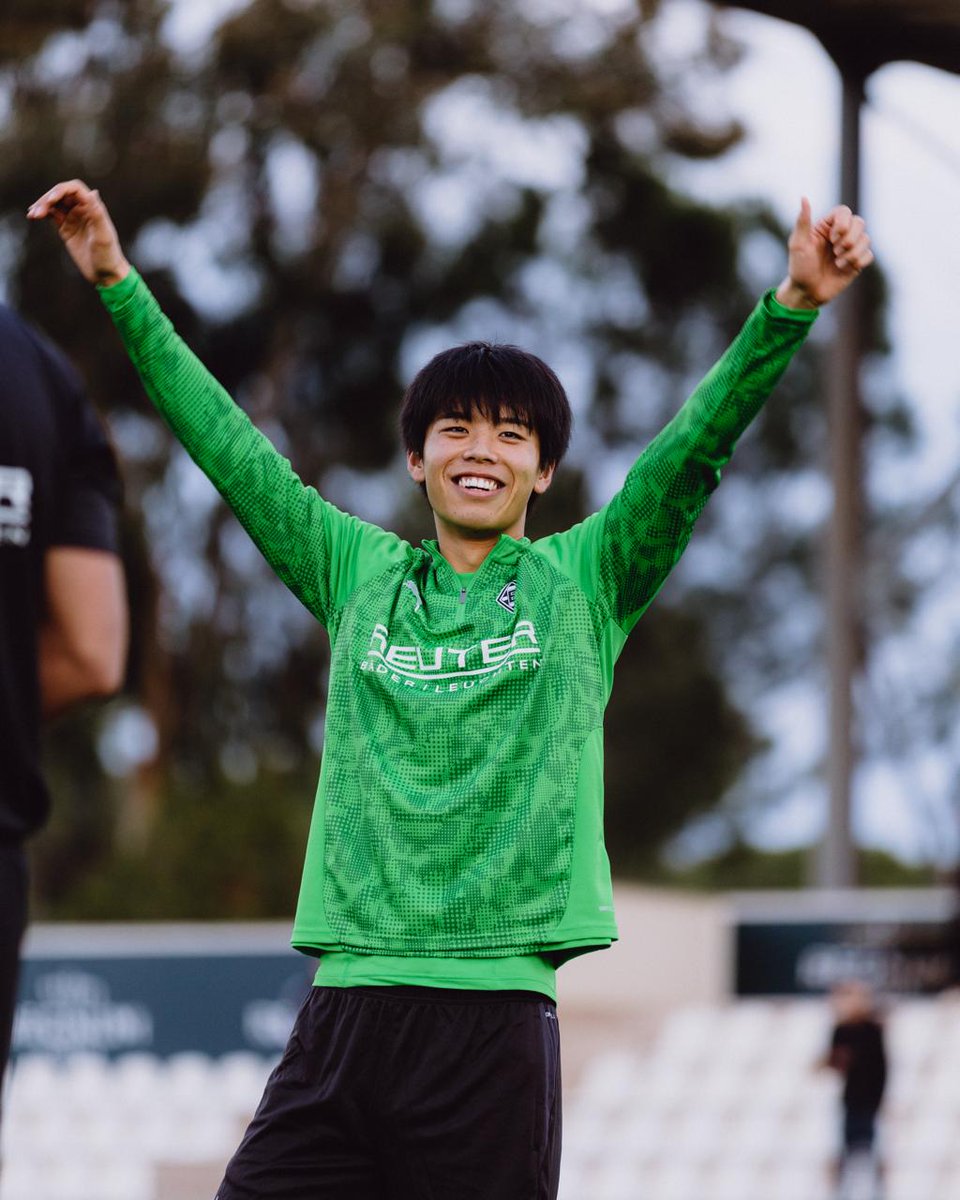 borussia_jp's tweet photo. 本日は ＃高井幸太 選手の誕生日です🥳
今後のご活躍を心よりお祈りしています！！

追記：ボルシアMGとの試合があったら、その時は勘弁してください🙇

＃ボルシアMG https://t.co/DxnJzoAOo2