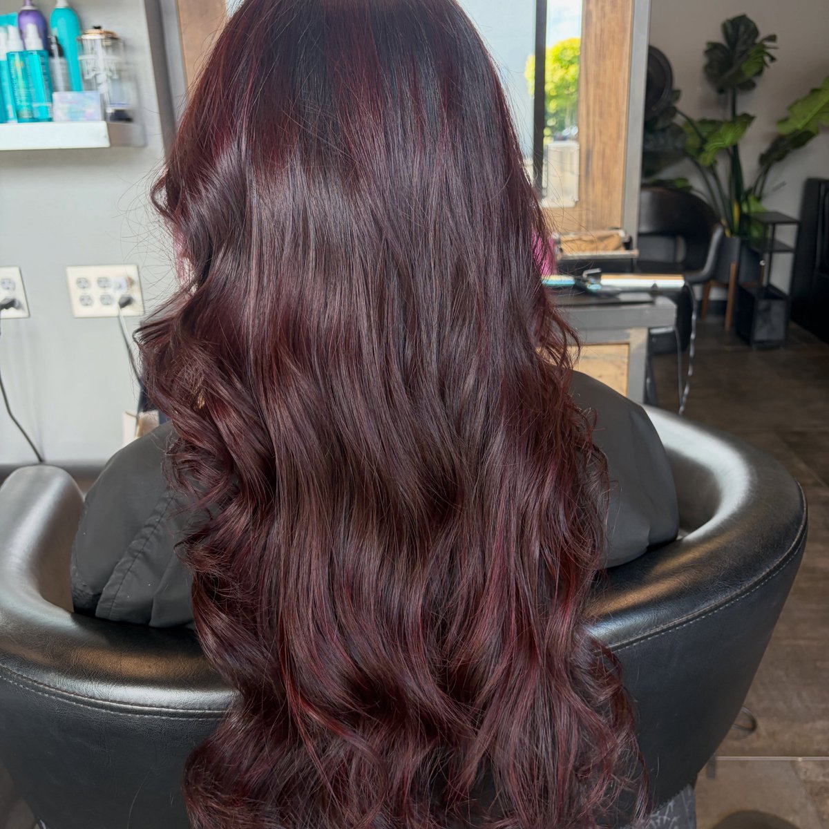 ColleneCaloe's tweet photo. Black cherry balayage for a rich, beautiful color that’s effortlessly low maintenance. https://t.co/iMftmMR6Qs