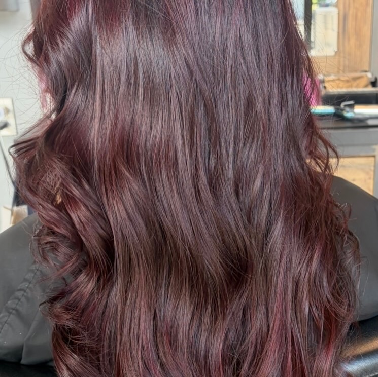 ColleneCaloe's tweet photo. Black cherry balayage for a rich, beautiful color that’s effortlessly low maintenance. https://t.co/iMftmMR6Qs
