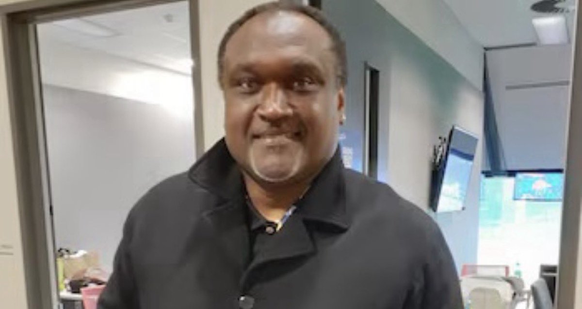 OversLife's tweet photo. Remember this man?

Time moved on
His class didn’t

Malcolm Knox had once said, 

“If batting was a beauty contest, this man would be Miss World.” https://t.co/Ia4rZEhZlC