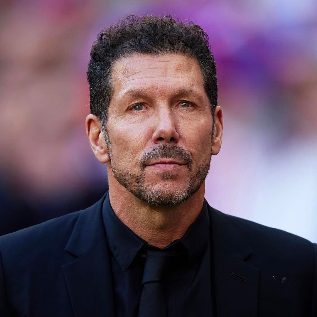 TouchlineX's tweet photo. Diego Simeone in the last 11 years: 

2015: La Liga ❌ Cup ❌ UCL ❌ 
2016: La Liga ❌ Cup ❌ UCL ❌ 
2017: La Liga ❌ Cup ❌ UCL ❌ 
2018: La Liga ❌ Cup ❌ UCL ❌ 
2019: La Liga ❌ Cup ❌ UCL ❌ 
2020: La Liga❌ Cup ❌ UCL ❌ 
2021: La Liga ✅ Cup ❌ UCL ❌ 
2022: La Liga ❌ Cup ❌ UCL ❌ 
2023: La Liga ❌ Cup ❌ UCL ❌ 
2024: La Liga ❌ Cup ❌ UCL ❌ 
2025: La Liga ❌  Cup ❌ UCL ❌ 
2026: La Liga ❌ Cup ❌ UCL ❌
2027: La Liga ⏳ Cup ⏳ UCL ⏳