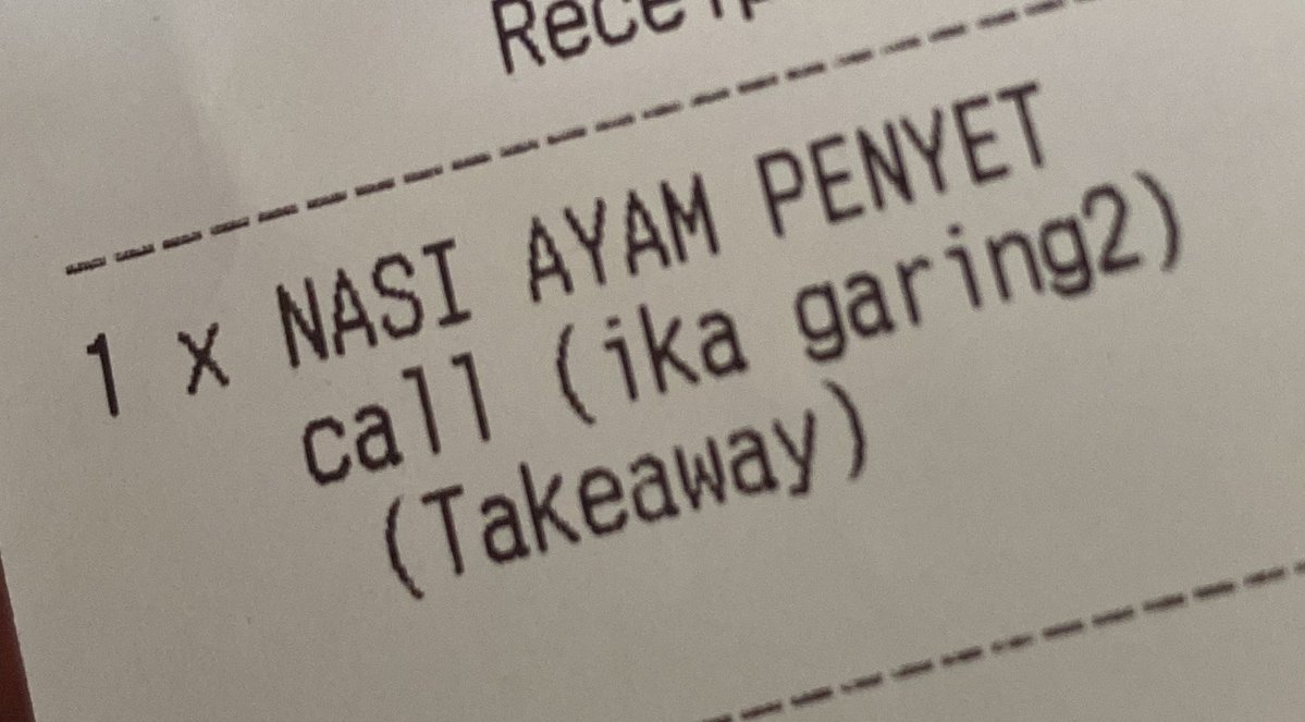 astraesari's tweet photo. ordered my food at my usual place and the kakak literally put “ika garing2” as my name 😭😭😭 i only asked for crispy chicken too many times and now this is my nickname 😭😭😭😭 https://t.co/V1weqQxEWu