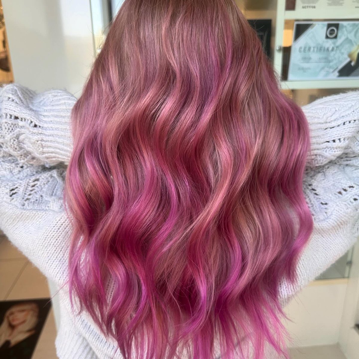 isitah's tweet photo. Pink https://t.co/KDT4UXePnm