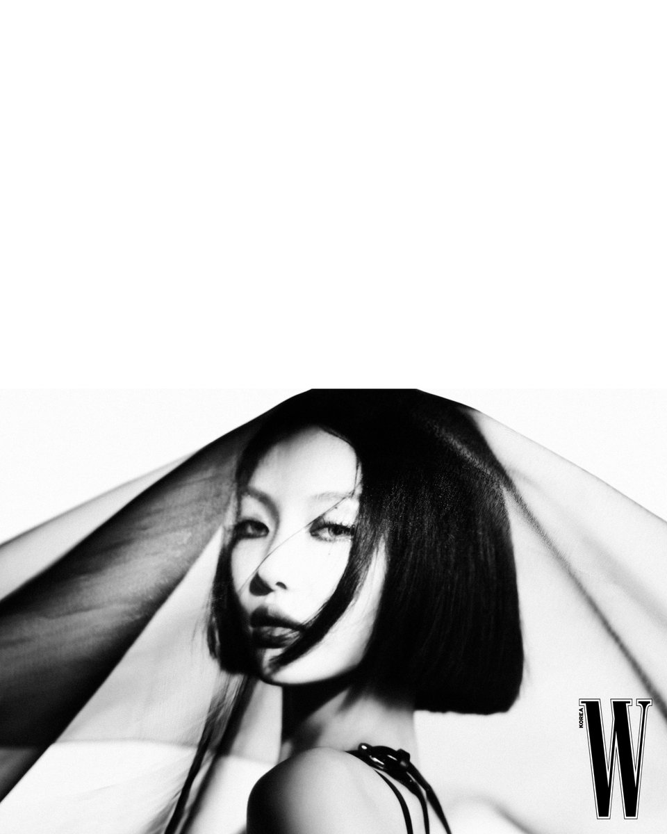 nnglog's tweet photo. NINGNING x Byredo for W Korea Beauty Digital Cover https://t.co/R73YOzTjG6