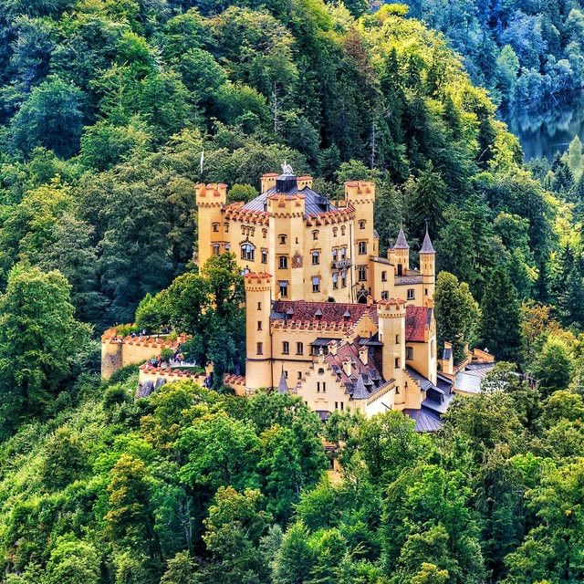 valuetainment's tweet photo. Germany has nearly twice as many castles as there are McDonald’s in the U.S. https://t.co/AFGE7KUNrS