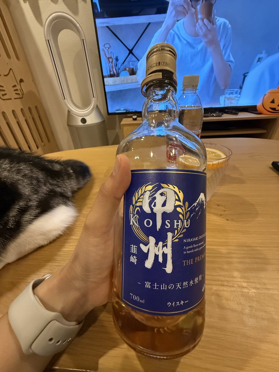 mayacowatabe2's tweet photo. オレンジに見えるけど、これレモンです🍋
ハイボールに入れてみました😊 https://t.co/hV5Ve9zeZu