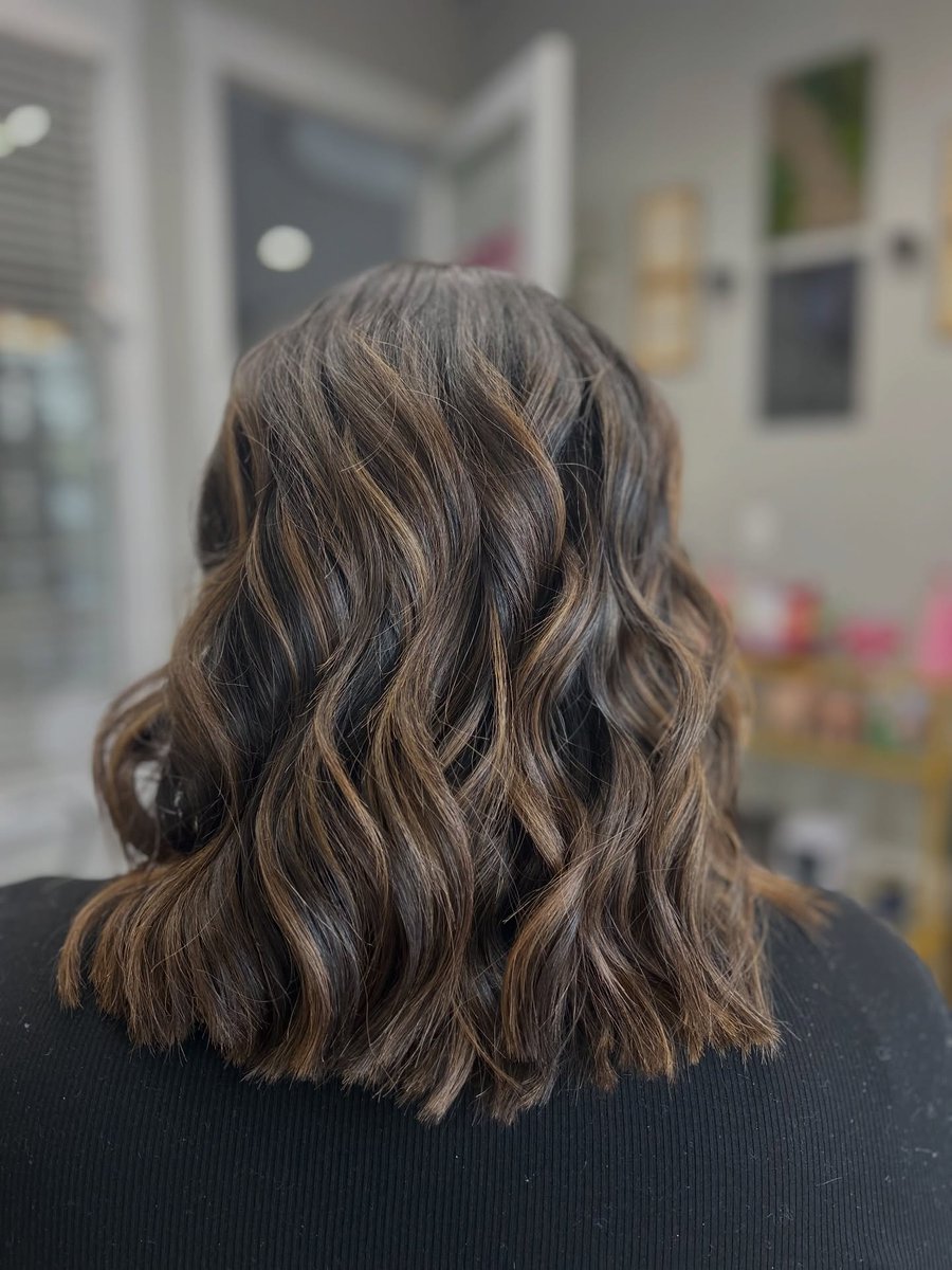 KttiittaHp's tweet photo. Bring some pretty hair to your feed. Book your Valentine’s Day hair appointment now. DM or text 931. 444. 6338 to book. https://t.co/cgAmmp0vV7