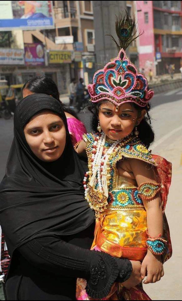 TheSkandar's tweet photo. Happy Janmashtami! 

On this divine occasion, may Lord Krishna’s blessings bring joy, peace, &amp; prosperity to your life. Let’s celebrate the birth of Murlidhar with devotion, love, &amp; togetherness. Jai Shri Krishna! https://t.co/97qPMrDdEq
