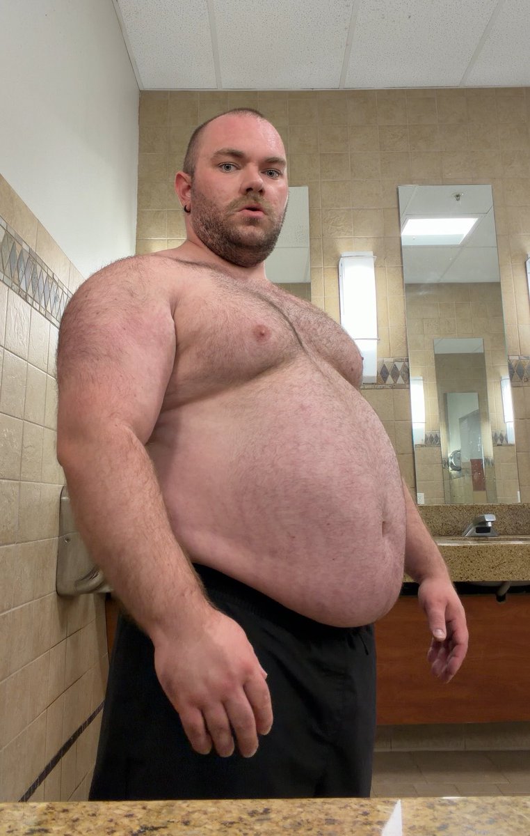 OverfedMeathead's tweet photo. 😮‍💨 bubba at the gym https://t.co/zIjazRuThx
