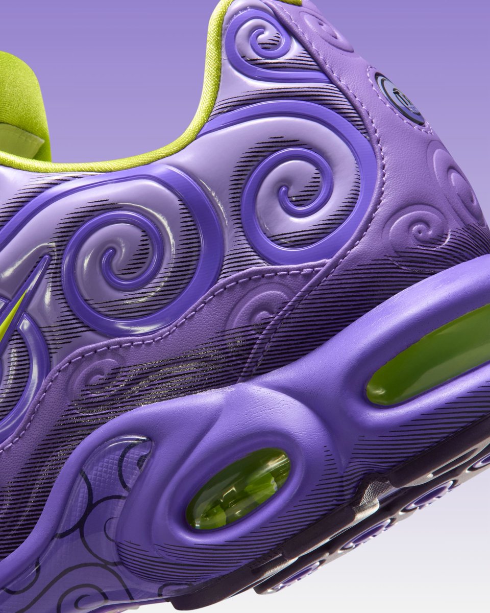 SoleRetriever's tweet photo. OFFICIAL LOOK: One Piece x Nike Air Max Plus “Gomu Gomu” 🍇🏴‍☠️ 

🗓️ September 25th (SNKRS Pre-Order)
📝 IR0968-500
💵 $180 https://t.co/eUk3TZ8YOZ