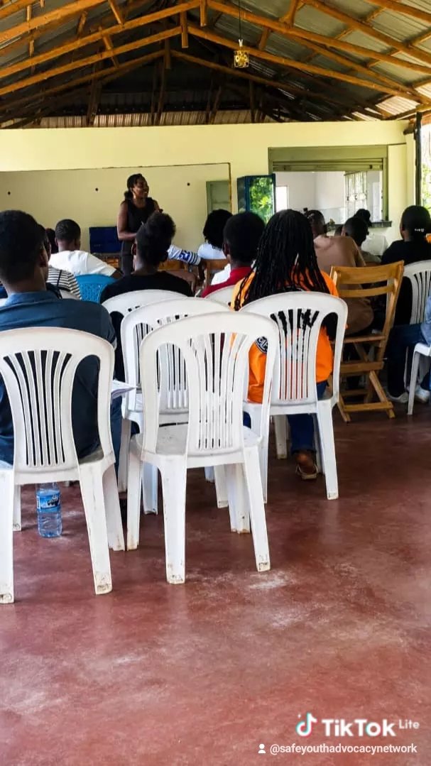 SafeYouthA's tweet photo. Yesterday, SAYA-UGheld a powerful holiday SRHR session at Hotel Passions, Bombo Road, bringing together students from different secondary schools for an honest and meaningful conversation about growing up, making informed choices, and protecting their health and future. https://t.co/gtInD7hmlt