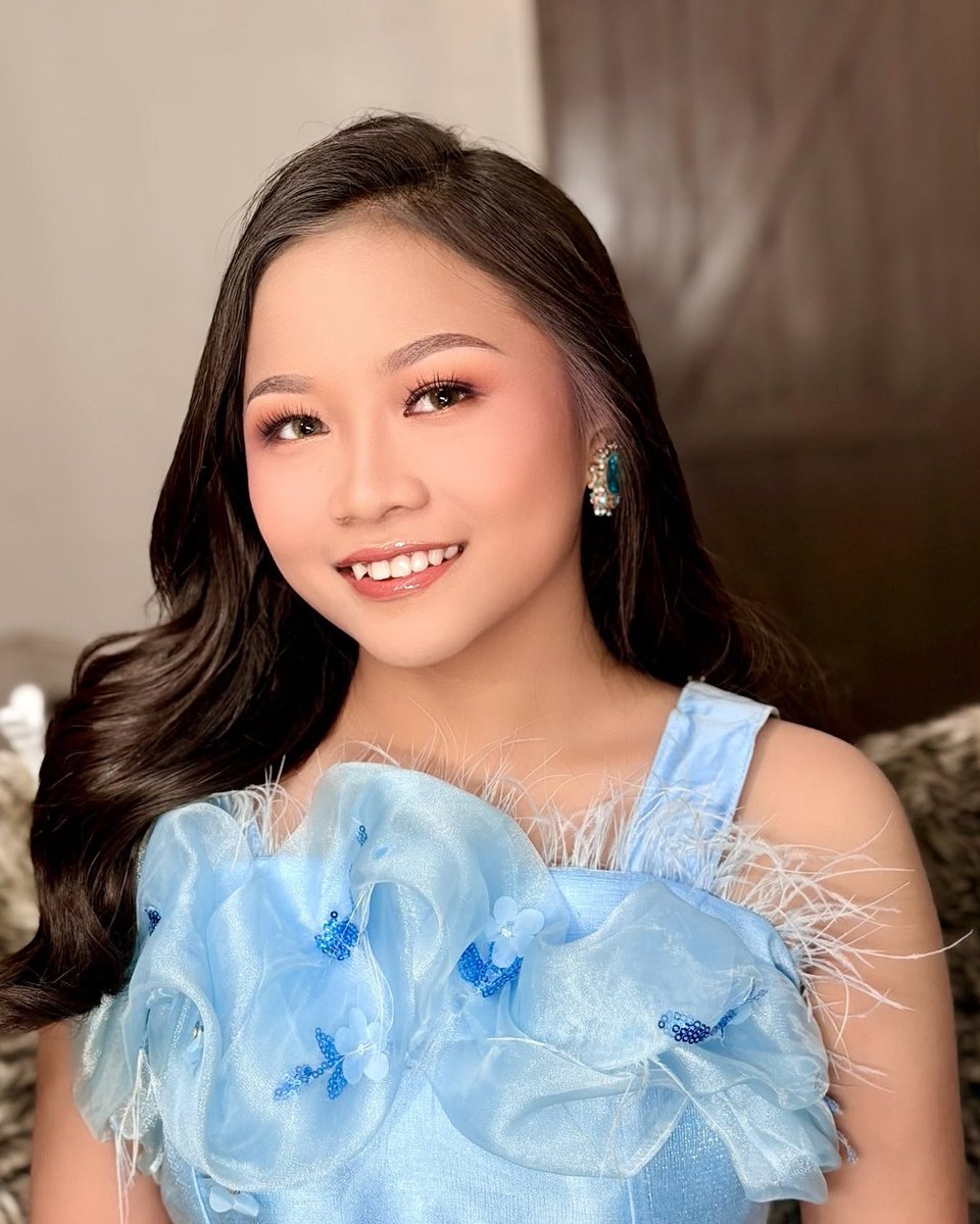 zyinektf's tweet photo. My December debutant, Jazzline Rhianna De Villa. Makeup: Cris Villostas
Hair: Jerah Castillo
Wardrobe: Teamcrisvillostas https://t.co/OiFYncrbgl