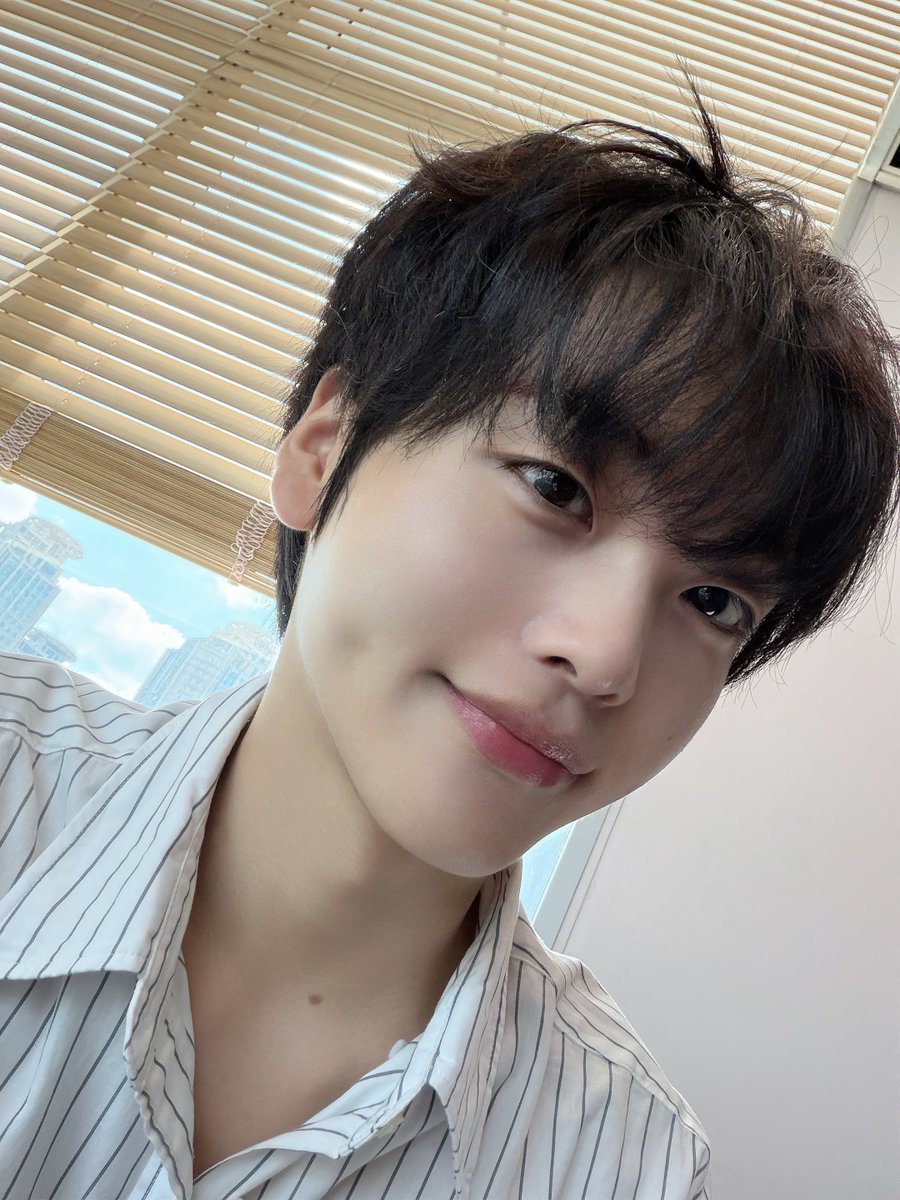 CRAVITYstarship's tweet photo. [📸]
260904 SBS 파워FM #12시엔주현영

#CRAVITY #크래비티
#HYEONGJUN #형준 https://t.co/9v5rWAaOSb