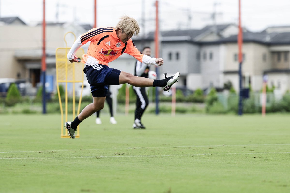 Ardija_Official's tweet photo. #秋田_大宮 まであと2日🚀⚽️💥

#RB大宮アルディージャ #ardija #スファナットムエアンタ #日髙元 #茂木力也 #エドワード真秀 https://t.co/o0Nndn338V