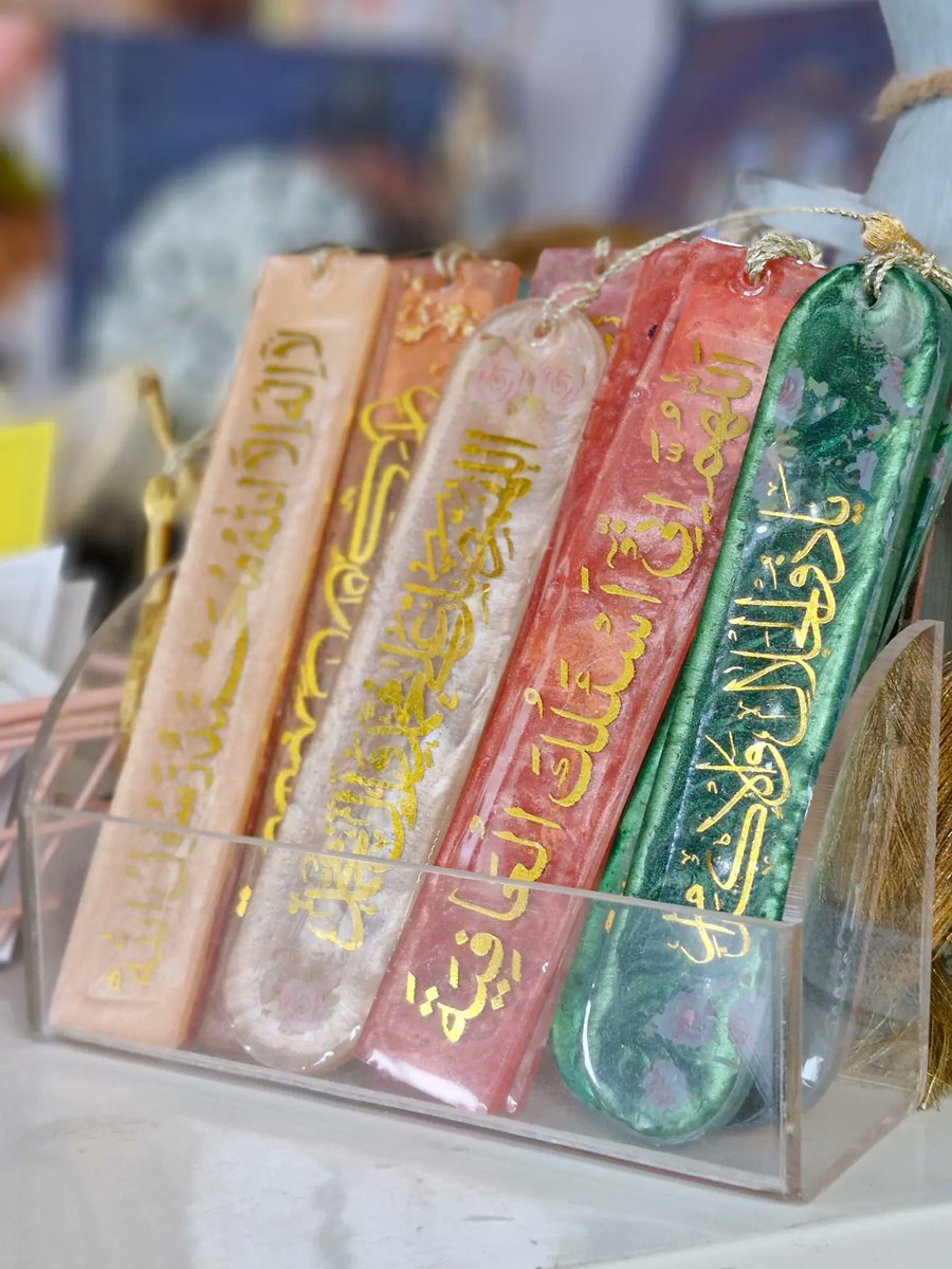 IraidaAssa3zy's tweet photo. What verse do you turn to when you feel lost? Keep it close with a beautiful handcrafted resin bookmark. https://t.co/EUI8a1dQJ5
