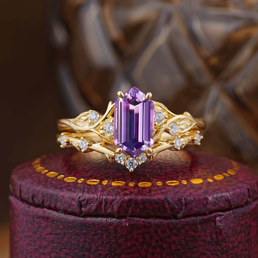 Romalarjewelry's tweet photo. Woodland royalty. 🌿 This Hexagon Amethyst bridal set captures pure twilight magic in sacred geometry. A dream stack. 💜 #Amethyst #HexagonRing #BridalSet #Fairycore #ROMALAR https://t.co/xGM7QsCElv