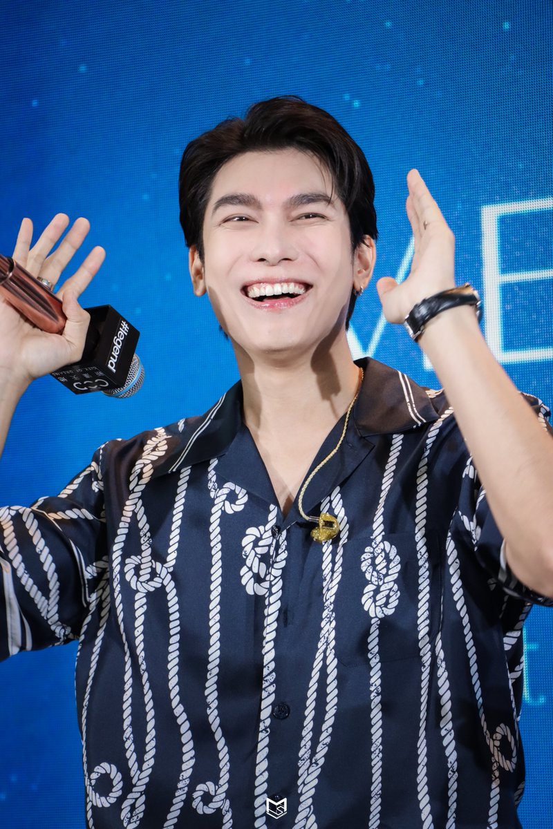 Mewlions0291's tweet photo. So cute 🤗 
MEW EXCLUSIVE FM IN MACAU

@MSuppasit
#MorpheusMacauxMew
#CityOfDreamsMacau
#mewsuppasitfanmeet2026
#HouseofDancingWater
#legend_TH
#AMovableMuseum
#Yí
#DreamEntrance https://t.co/h9qdkhPt6s