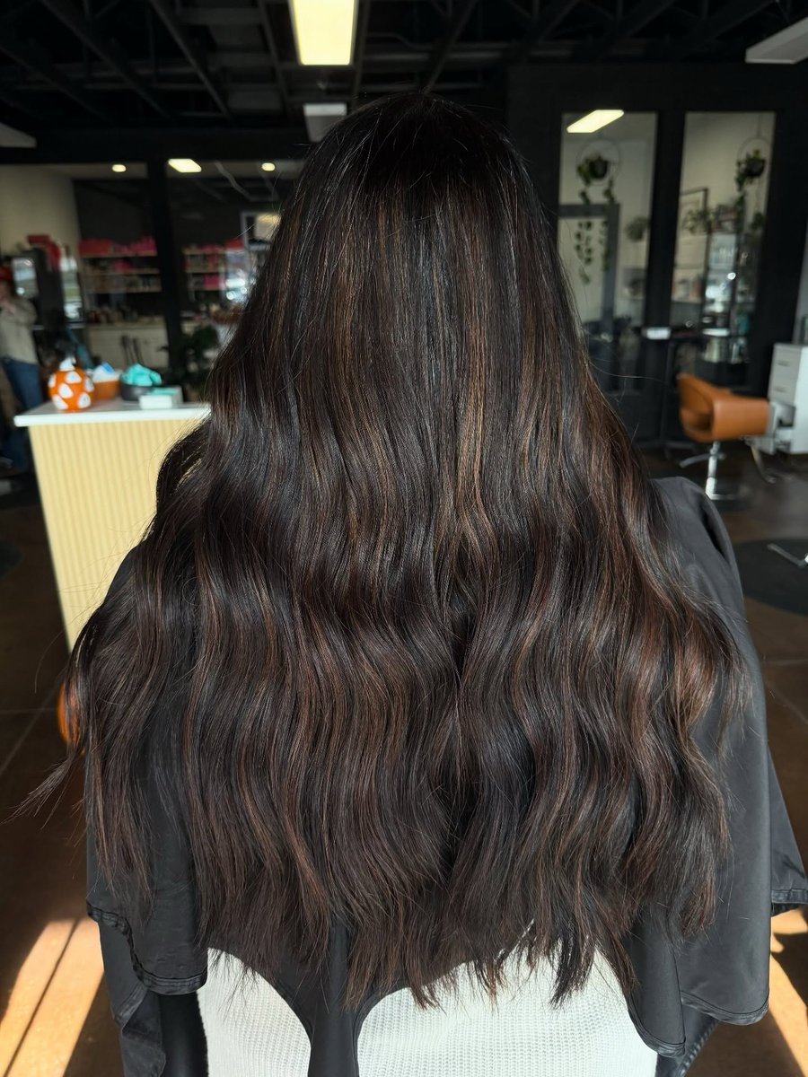 DeettaLeppdvmc's tweet photo. Helping hairstylists and salon owners expand their mindset, build confidence behind the chair, and grow stronger businesses. https://t.co/ea2EVRUS06