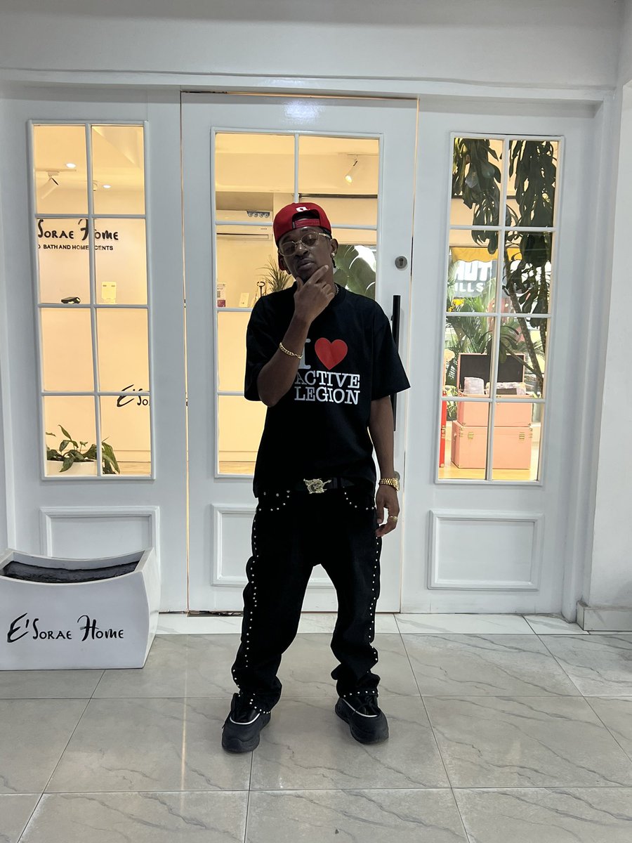 Ikpa_Udo's tweet photo. Born to stand out, globally recognized. 🌏✨ @activelegion
#SonOfTheSoil
#AlbumMode
#FaceOfTheCity
#TrendingConcertOfTheYear
#ActiveLegion https://t.co/7AiAYYM6gd