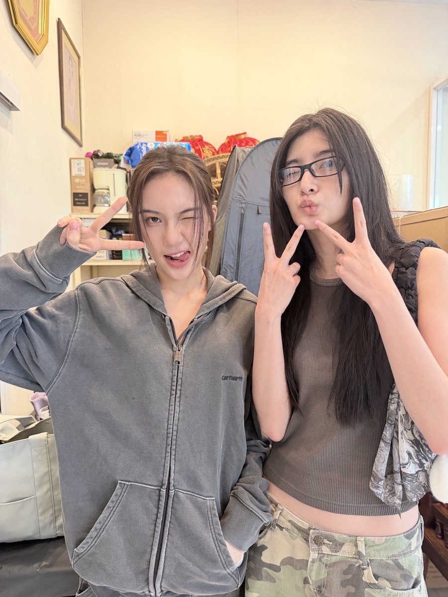 Winnie1717_'s tweet photo. Semangat ❤️🫶
Q8🔥
#TheRules
#BleJie 
#mable_siriwalee 
#pangjiewr   
#Minepeople https://t.co/1PJiqnTjO2