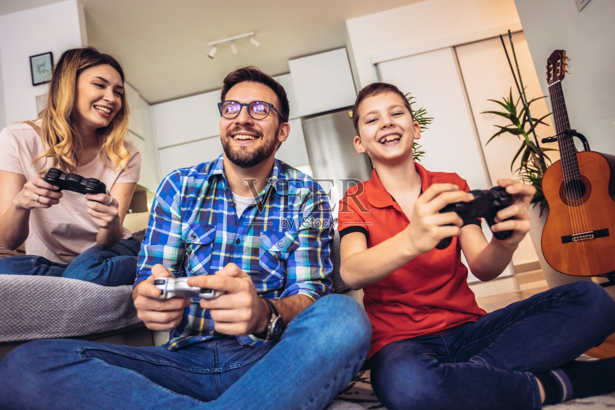 SamaraJrxj's tweet photo. Hoy disfrutamos de una tarde de juegos con mi familia, risas que se quedan en el corazón. https://t.co/uk8nAIbj4W