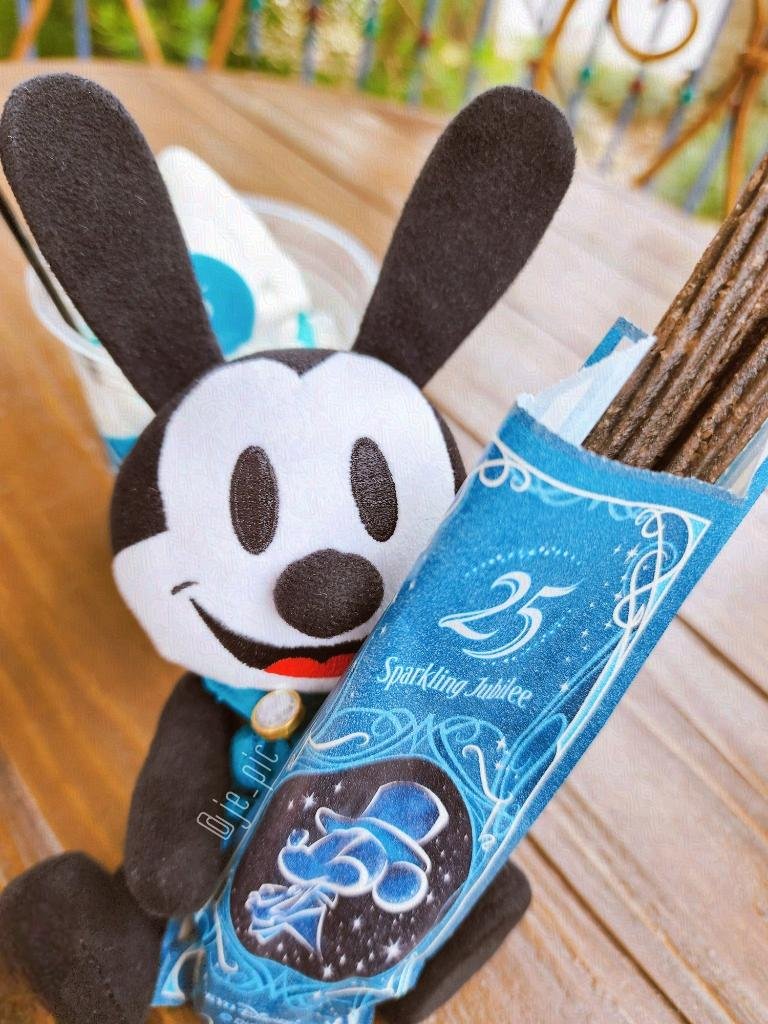je_pic's tweet photo. I have a チュロス
I have a サンデー

uh,>>>背徳の味<<< https://t.co/isRkrVlu7U