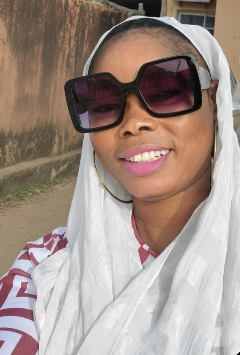 DigitalworldB's tweet photo. It's been 48 hours+ My sister boarded a flight from Lagos International Airport to Doha Qatar 🇶🇦  (QR 1408) on Tuesday, 2nd flight ✈️ we communicate last on air via WhatsApp before her arrival because she was connected with the WiFi.

And same was the person who is to pick her up in the airport was waiting already, the problem is the flight landed safely but he never gets to see her, he reach out to the desk, and airline who told him she ✈️ has pick up her lounges, the confusing part of this is, she's someone not new to airports.... because she have worked for almost 12 years hear in Lagos Airport.

Till now I can't reach her phone's, online, I don't even know what went wrong, did she meet someone who brain-wash her in the plane ? Am just confused, she's not even a child she's (37) and always want to be independent, and hardwork... this her first time flying abroad and had no friends in Qatar, none, she paid for her accommodation and everything sorted out months ahead before the journey, the man who worked out everything is a family friend for long, and she was to resume work in Doha weeks after arrival.

I told the Agent to file a report with the Authorities which we have been communicating well so we can see the CCTV camera 📷 footage of her  'last seen' and identify who was with her last that can give us a lead.

I don't even know what to tell mum, who has been hoping to hear from her since for the pass 48hours + 😕 Jesus, take control please.

It wasn't a free offer she worked and financed everything from scratch 😭 

where do I start from I don't even know if this is the real Nigeria embassy's account on X to tag. @DohaEmbassy 

If you are reading this please help retweet 🙏 that's more than gold to me right now, God bless you for that 👏