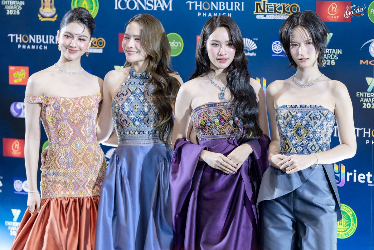 SapphicGardenTH's tweet photo. “เชลลี่ - พันดาว  แพร - หนู”  ร่วมเดินพรมในงาน  “Y Entertain Awards 2026” 

#YentertainAwards2026xshellypundao
#YentertainAwards2026xPairNoodee
#YentertainAwards2026 https://t.co/DaKS7AyWmj