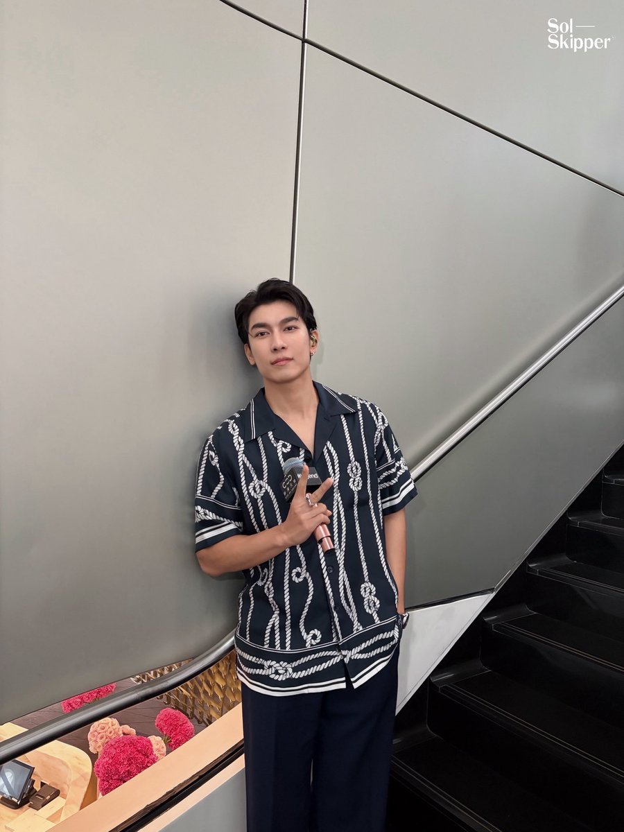bluelandmh95's tweet photo. Mew is super sweet lovely 🥰 

MEW EXCLUSIVE FM IN MACAU

@MSuppasit #mewsuppasit 
#MorpheusMacauxMew
#CityOfDreamsMacau
#mewsuppasitfanmeet2026
#HouseofDancingWater
#legend_TH
#AMovableMuseum
#Yí
#DreamEntrance https://t.co/MRW8aQB7NC