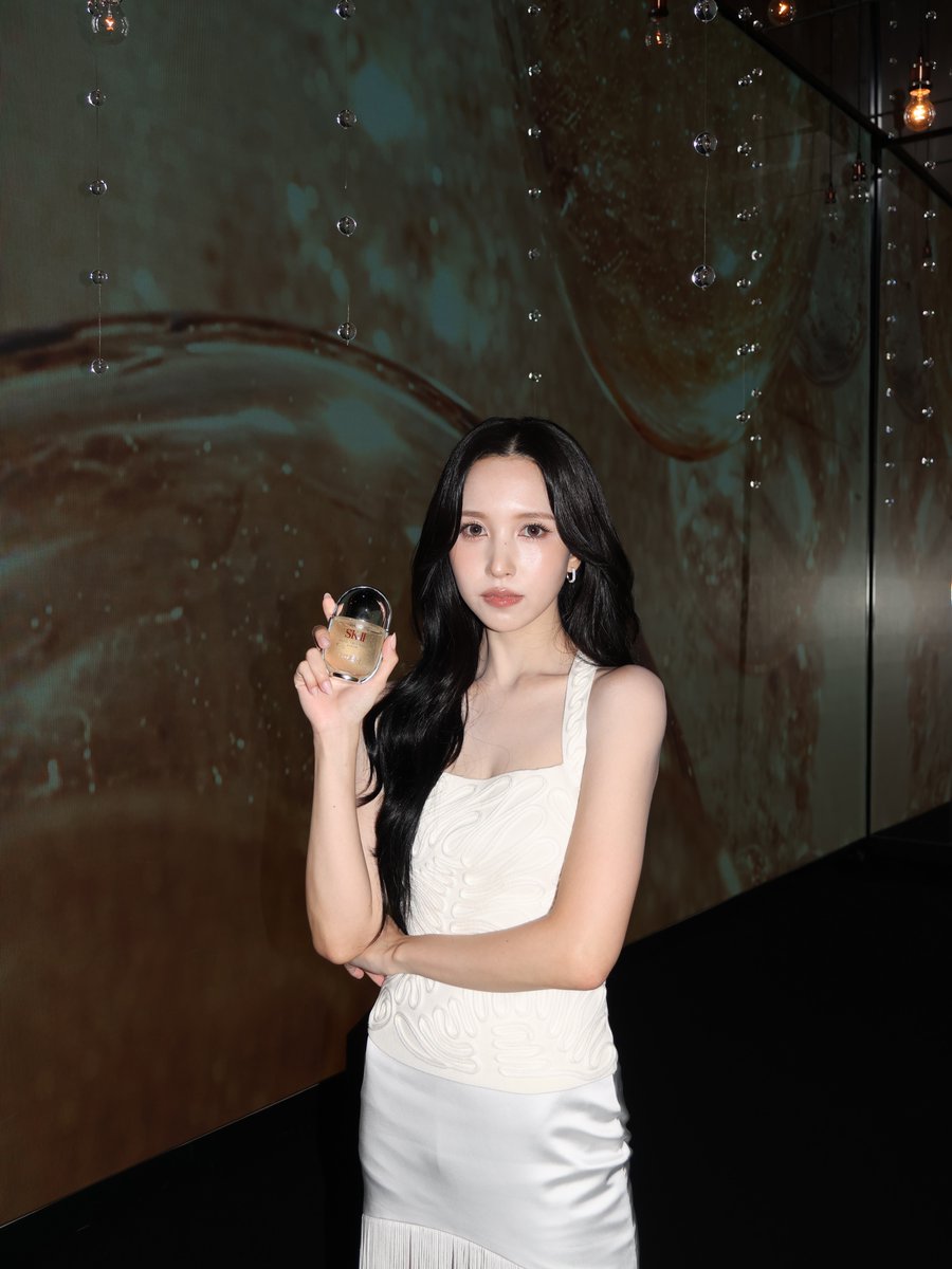 godmitzu's tweet photo. MINA FOR SK-II SHE'S SO BEAUTIFUL https://t.co/8V1eYr4KDF