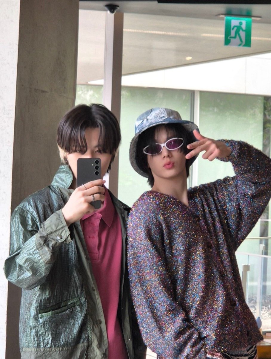 cuukeu's tweet photo. 아기여워ㅠㅠㅠㅠㅋㅋㅋㅋㅋㅋㅋㅋ역시 태사니는 원도어를 실망시키지않아.. 24년도까지 올려서 사진 찾아와준 태산아 고맙습니다😻😻 떵호 생일축하해!!!🥰🥰🥰 https://t.co/oAJ6XVAuNr