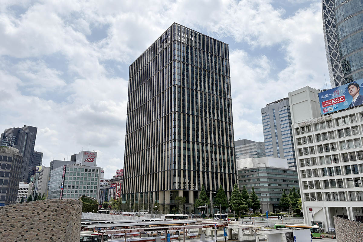 impress_watch's tweet photo. 新宿駅西口の新たなシンボル 「明治安田新宿ビル」竣工 https://t.co/NtTWAq5qK3 https://t.co/xhH7m1tE8T