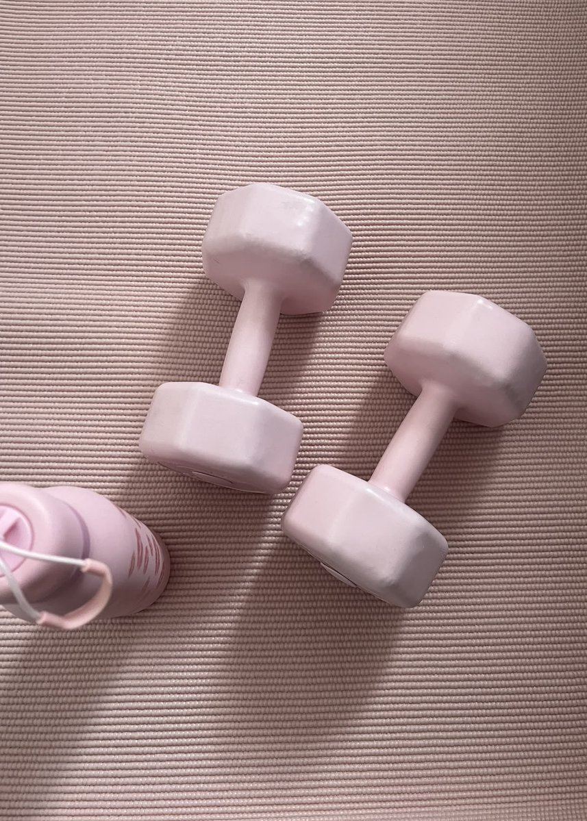 twinkprincesa_'s tweet photo. . ݁₊ ⊹ Stretching    time !! ˎˊ˗ ˖ . ݁ https://t.co/sP3vDT2AqG
