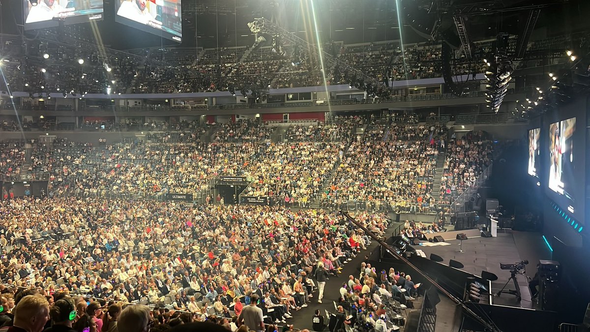 paulanjeri's tweet photo. #unleashtepowerwithin #upw #europe #germany #Tonnyrobins another amazing amazing life changing event. @tonnyrobbins1 👏#yes awesome audience 340,000 turn out 🔥#miningrace #iconx https://t.co/kw6p87tz3s