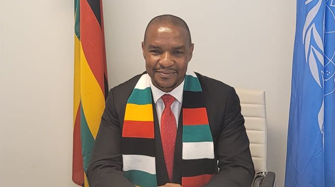 HeraldZimbabwe's tweet photo. Legislation to introduce a driver demerit points system that will lead to the cancellation of licences for motorists who continually violate traffic rules is in the pipeline, Parliament heard yesterday.
https://t.co/vpKQdW1aZq https://t.co/xl6IzFLxRP