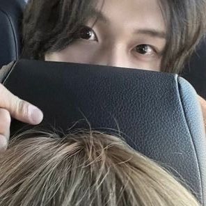nozeroisme's tweet photo. น้องวอนบินชอบถ่ายรูปโผล่มาให้เห็นแค่ตา ขอเลี้ยงแมวดำหน่อยก้ะ 🐈‍⬛🥺 https://t.co/nvzIIKjict