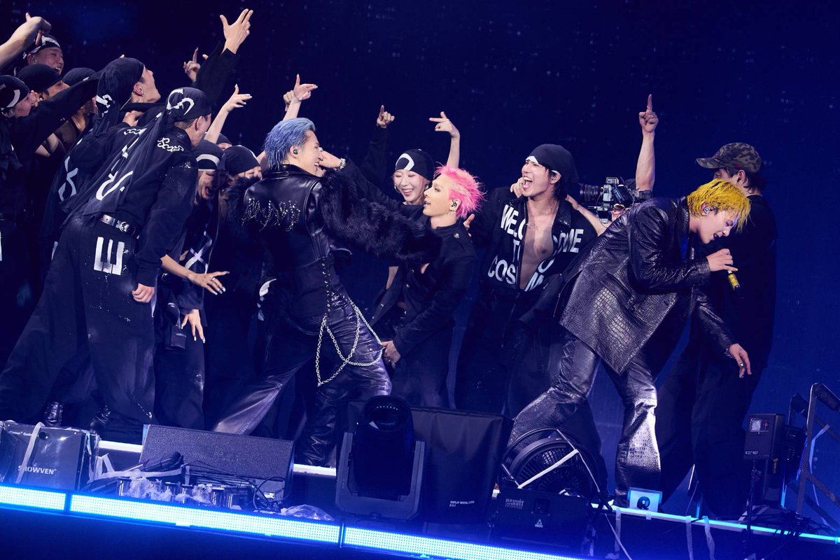 aegpresentsasia's tweet photo. Counting down the days till we see BIGBANG live on stage! https://t.co/rLCVOdggQN are you ready? 👑💛🌟✨

🌐 Singapore
📅  17 & 18 October (Sat & Sun)
📍 National Stadium

Photo Credits: YG Entertainment

#BIGBANG #COSMOS_WORLD_TOUR #COSMOS_WORLD_TOUR_IN_SINGAPORE #BIGBANG_IS_BACK #20thAnniversary #YG #AEGPresentsAsia