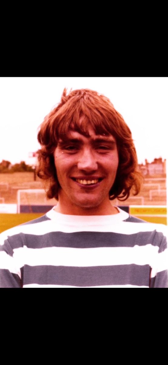 StuartJKane's tweet photo. Smile because it’s Friday! 

Happy Friday! 

As usual a few photos of the legendary Robin Friday. ⚽️✨ 

#readingfc #cardiffcityfc #hayesfc https://t.co/GTyjyP9hZ0