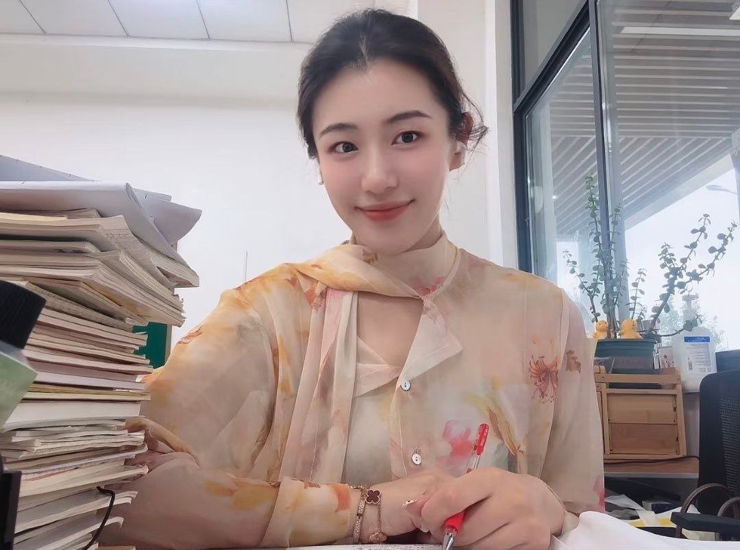 bblybbsouihu's tweet photo. 暑假已经接结束了，那你们什么时候找老师报道呢？？？ https://t.co/21TjgPFKYp