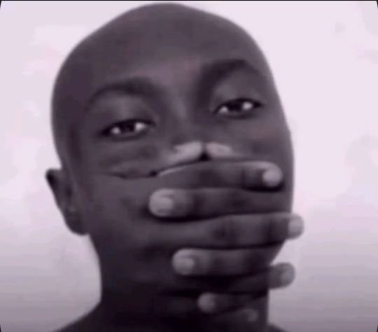 oklgzi's tweet photo. that feeling when u cut too deep https://t.co/x5CObzaJut