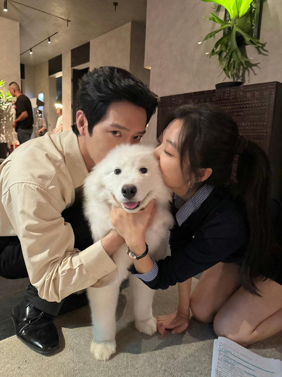 dearlyboran's tweet photo. 📸 260904 Luke Weibo Update #TheEarlySpring #早春晴朗 

It’s Luan Nian with my older sister. The most favorite~ #JingBoran #井柏然 https://t.co/C7WbZGkxs0