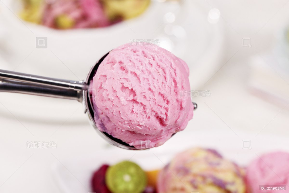 ElenaOrchahv's tweet photo. Hoy compartimos un helado de vainilla con chispas, 2 cucharas, 2 sonrisas y todo el amor del mundo —nada más hace falta para ser felices. https://t.co/OFUvmmfoU5