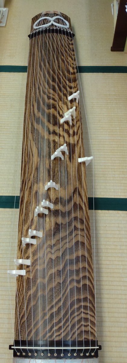 wagakki's tweet photo. 新箏糸締め上がりました。
#箏糸締め https://t.co/x1AGmWY7Wd