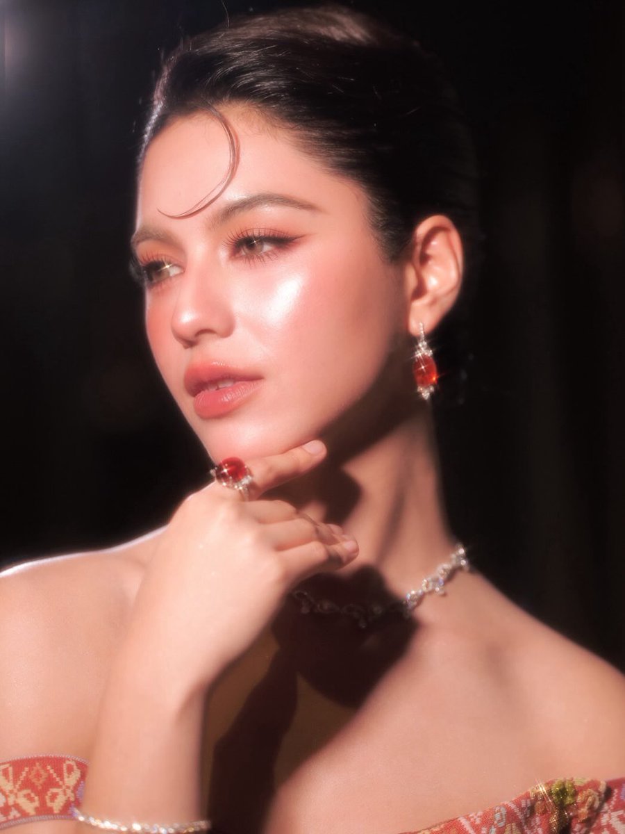 shellyofcth's tweet photo. เชลลี่กับลุคในงาน Y Entertain Awards 2026

#shellybenda 
ขอบคุณ Y Entertain ที่ให้โอกาสน้องเชลลี่ได้เป็นส่วนหนึ่งของงานในครั้งนี้
และขอบคุณ Finaleweddingstudio และ Primagems_official สำหรับชุดและเครื่องประดับด้วยค่ะ

SHELLYPUNDAO Y ENTERTAIN AWARDS
#YentertainAwards2026xshellypundao
#YentertainAwards2026