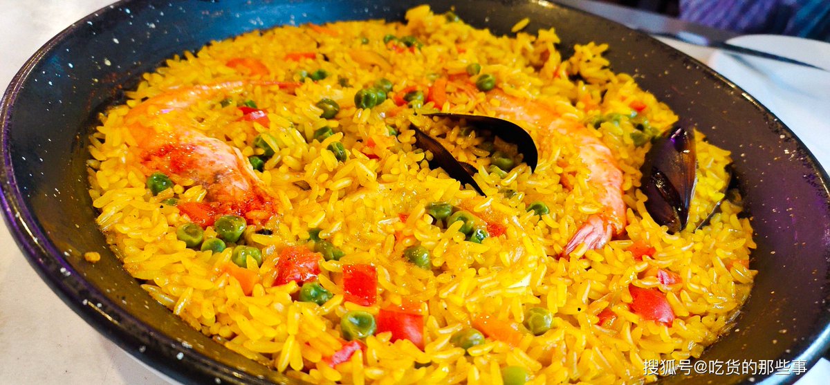 GiannaBrowyfbi's tweet photo. [Ya probaste la paella de marisco con azafrán y limón fresco Un sabor mediterráneo que te transporta directo a Valencia! ]， https://t.co/Z2gMlfdBRe