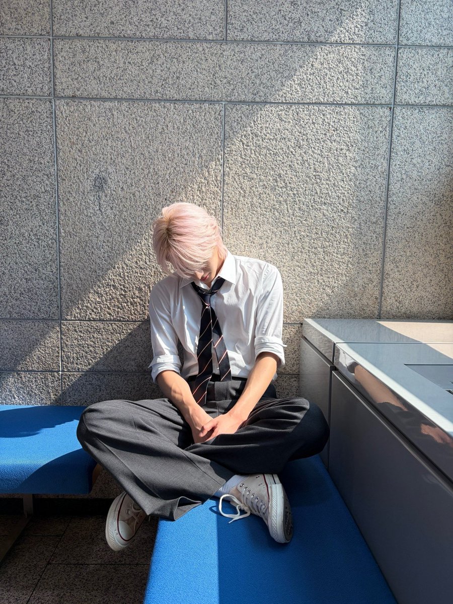 sunghoce's tweet photo. If we were classmates, ONEDOOR would find me making the most of every free period… by sleeping. https://t.co/4imJUcsZzs