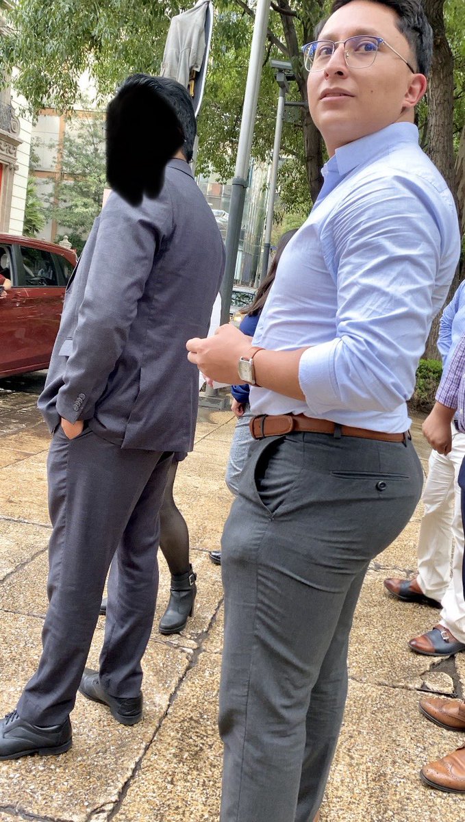 Javier701678255's tweet photo. Quien despierto para sacar su leche con ayuda de estas imágenes, tremendas nalgas de ese vato, le meten su lengua en el ano? #nalgonescallejeros #guaposnalgones #nalgon #culon #culodemacho #paparazzicallejero #paparazzinalgon #cazadordeculos #cazadordenalgones #menass https://t.co/VoetbHOB70
