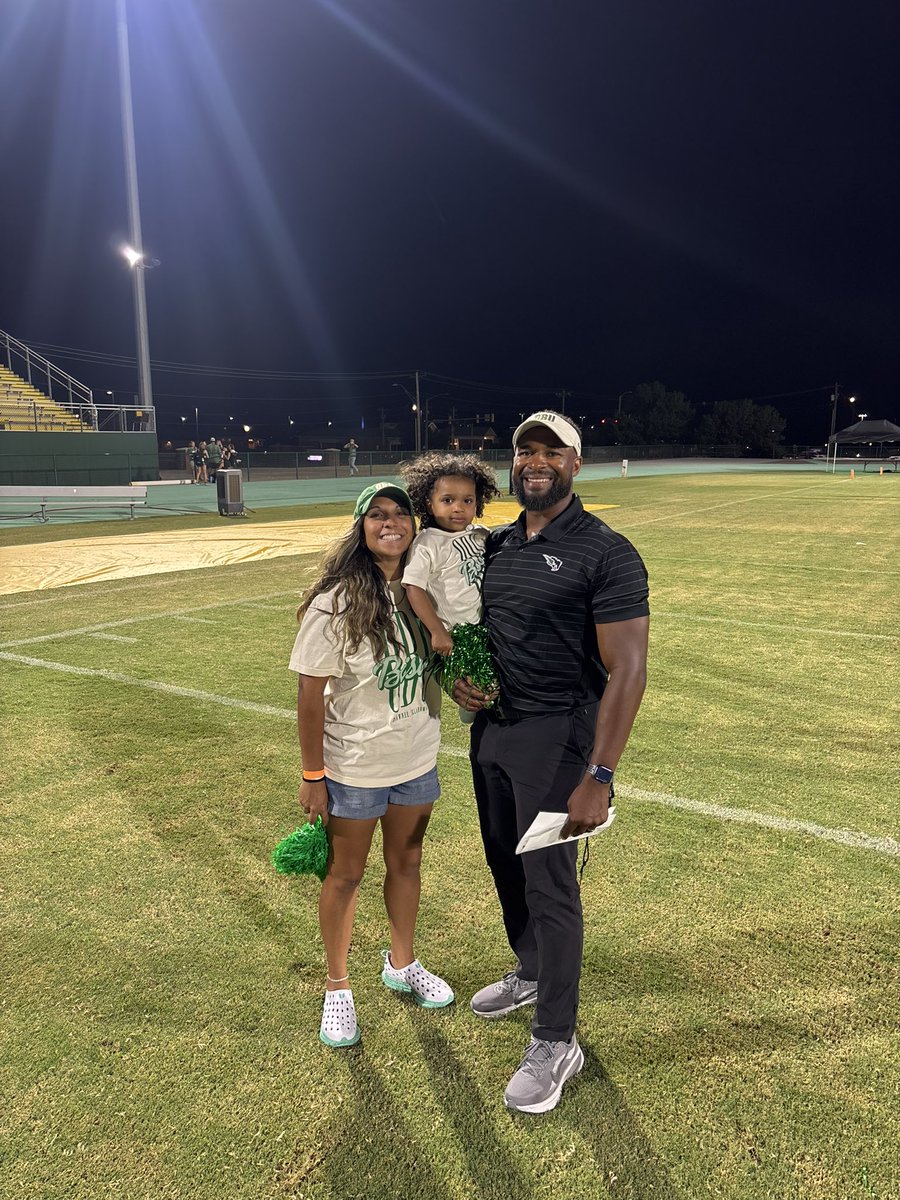 Coach_Holton28's tweet photo. 1-0 Family Mode!! 🦬🏈😤🙏🏾🙌🏾
#GoBison https://t.co/oL1EvHkVp9